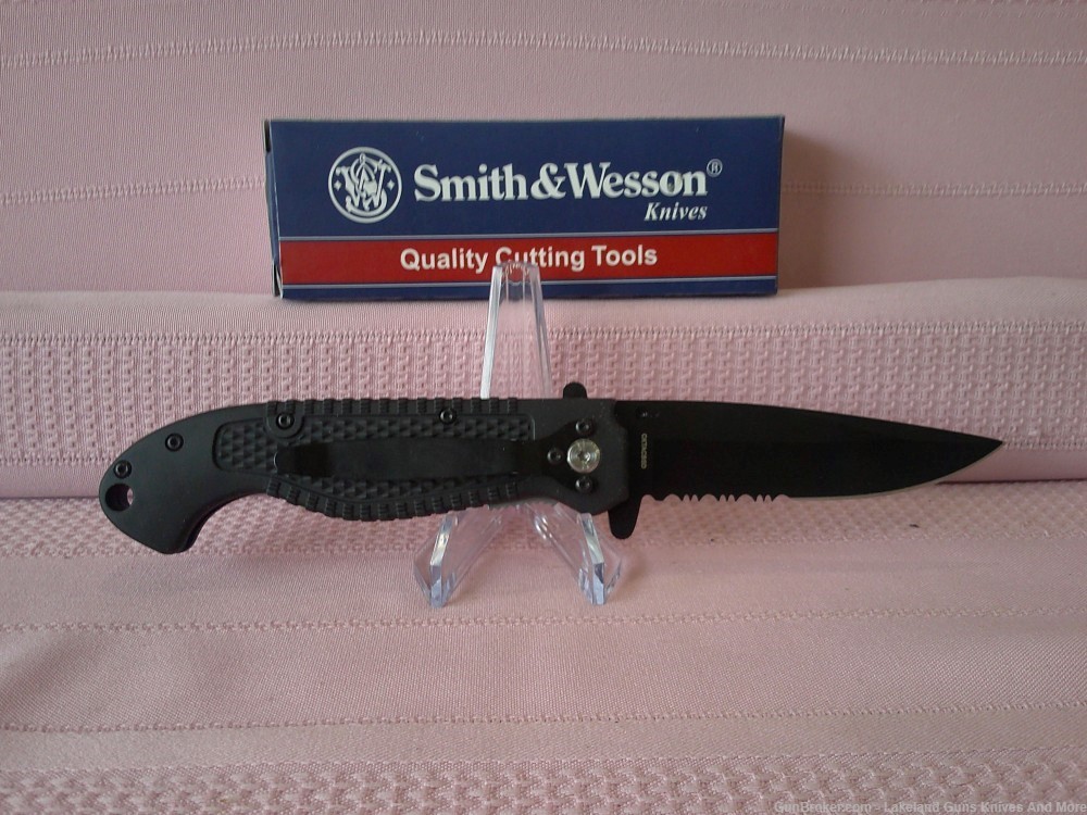 NIB Smith & Wesson Special Tactical Liner Lock Folding Knife!-img-4