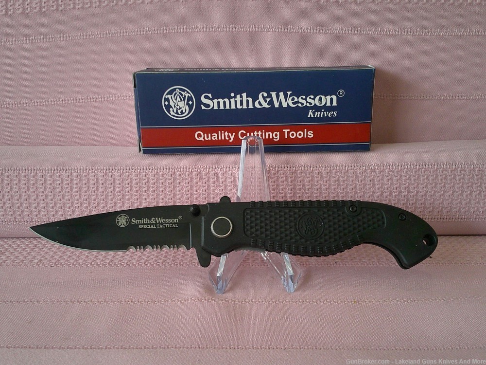 NIB Smith & Wesson Special Tactical Liner Lock Folding Knife!-img-3