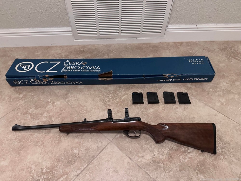 CZ527 Carbine 7.62x39 Bolt action rifle 03050 4 Magazines Package -img-3