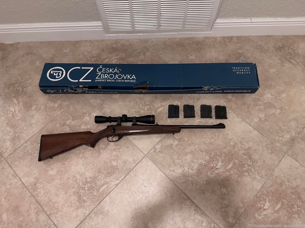 CZ527 Carbine 7.62x39 Bolt action rifle 03050 4 Magazines Package -img-0