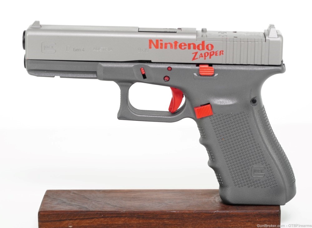 Glock 17 Gen 4 Nintendo Themed 9mm 3 Mags Original Box-img-1