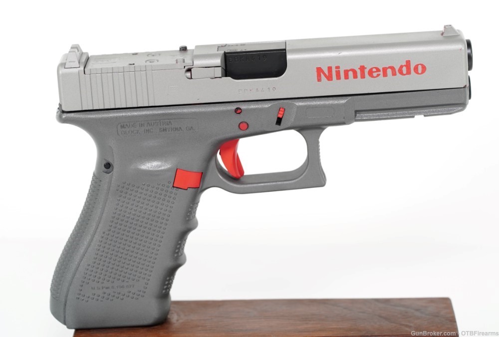 Glock 17 Gen 4 Nintendo Themed 9mm 3 Mags Original Box-img-2