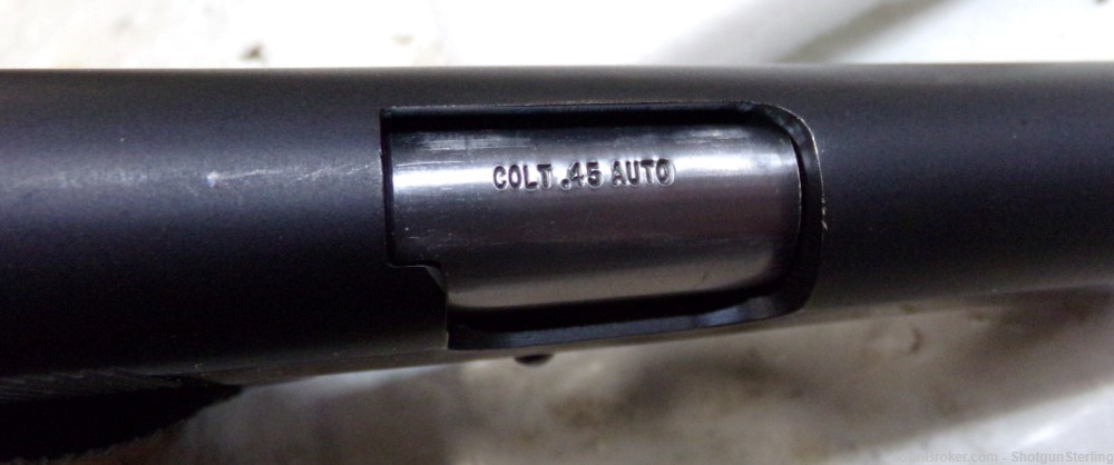 1977 Colt Commander Lightweight Pistol in 45ACP with original rubber grips-img-7