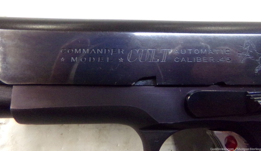 1977 Colt Commander Lightweight Pistol in 45ACP with original rubber grips-img-1