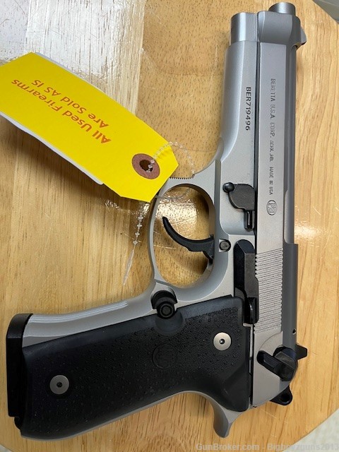Nice  usd Beretta 92FS Inox finish 15rd pistol with box. and extr mag-img-1
