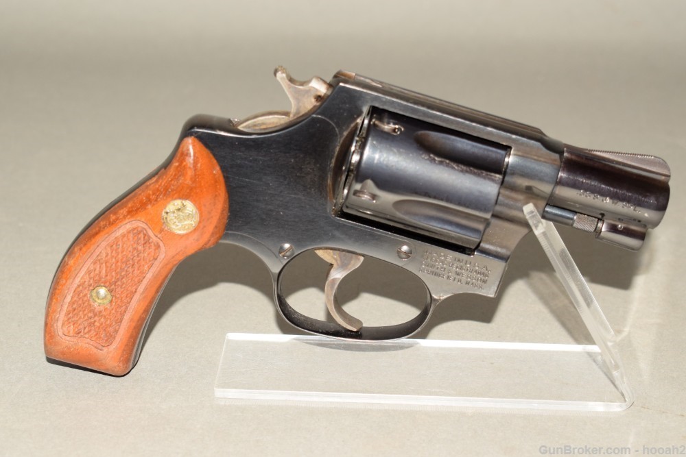 Smith & Wesson Model 36 Chiefs Special Revolver 38 Spl-img-0