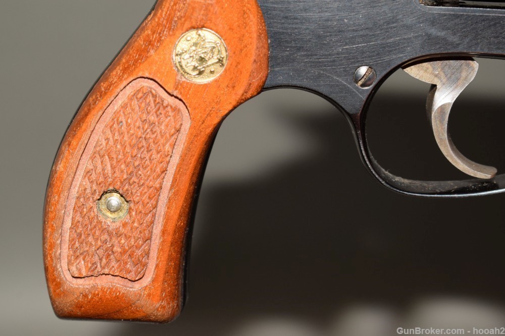 Smith & Wesson Model 36 Chiefs Special Revolver 38 Spl-img-2