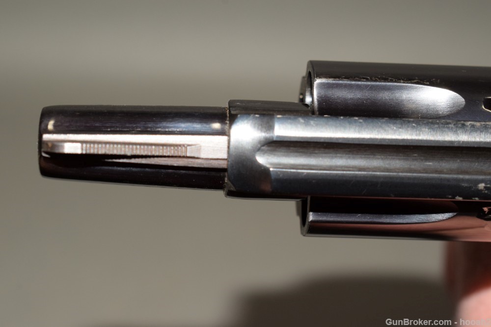 Smith & Wesson Model 36 Chiefs Special Revolver 38 Spl-img-12