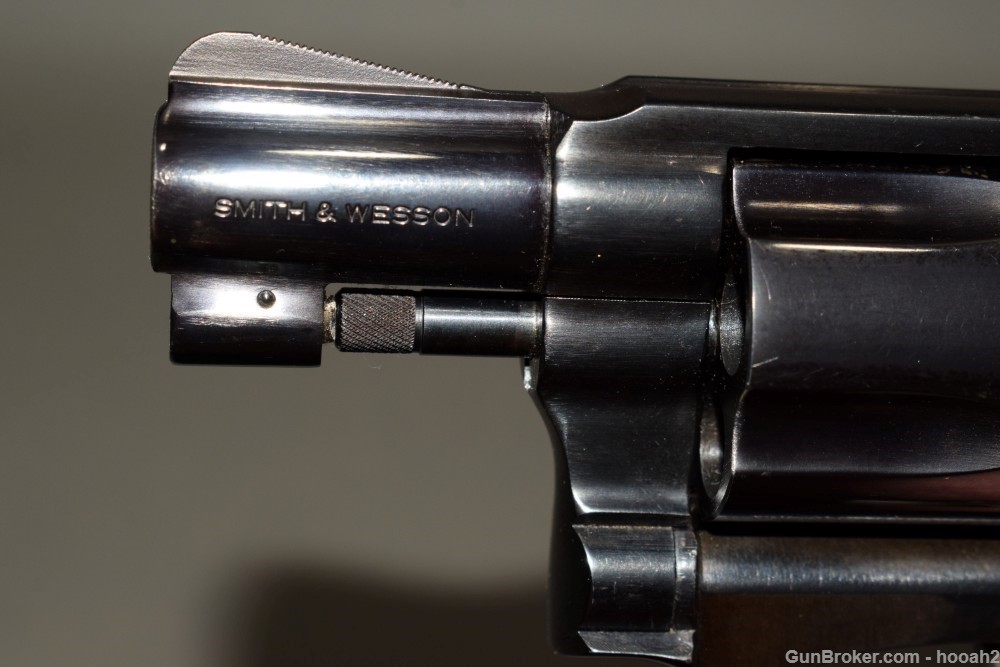 Smith & Wesson Model 36 Chiefs Special Revolver 38 Spl-img-11