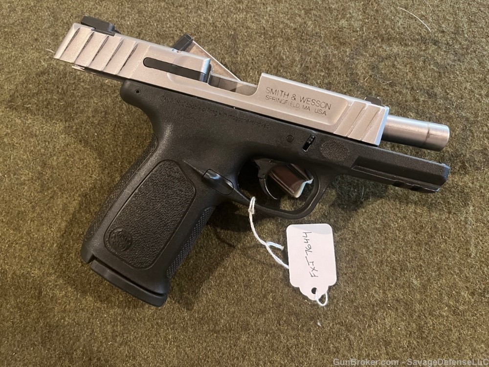 Smith & Wesson SD9 VE 9mm Full-Sized 16-Round Pistol-img-4