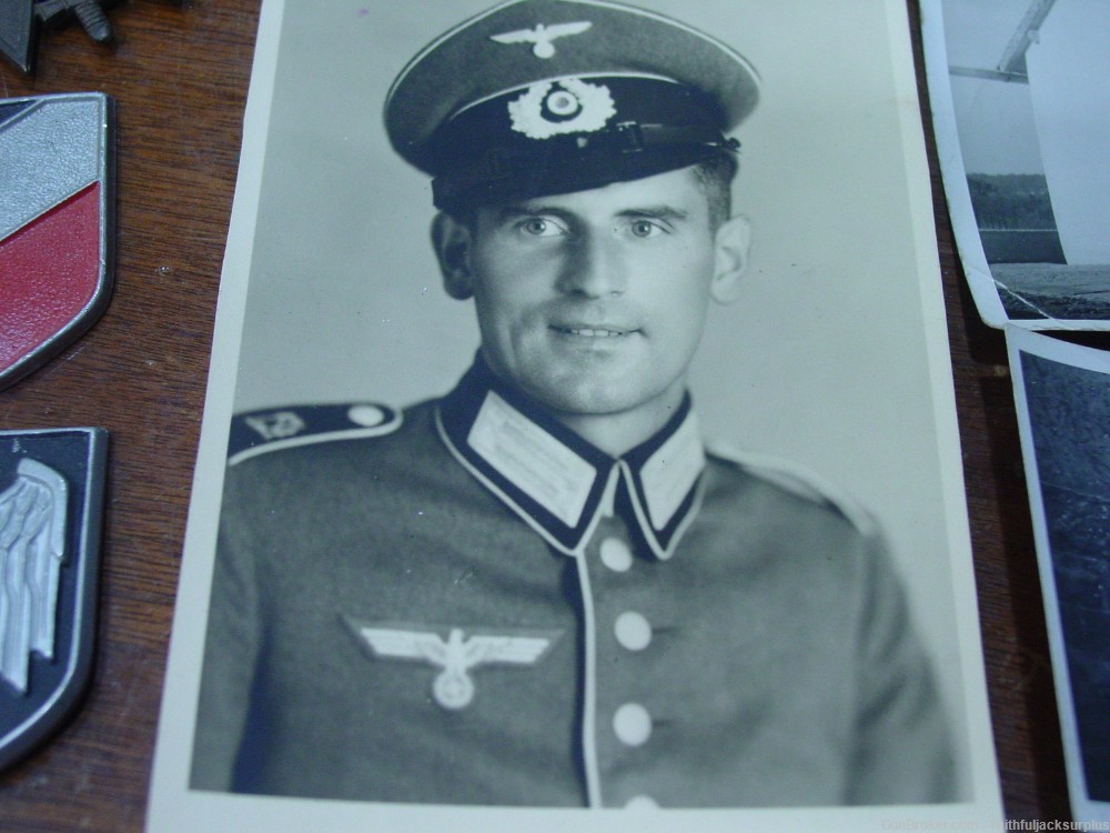 WWII German Tinnie Badge LOT WWII Veteran Uniform Medal Pictures Helmet -img-3