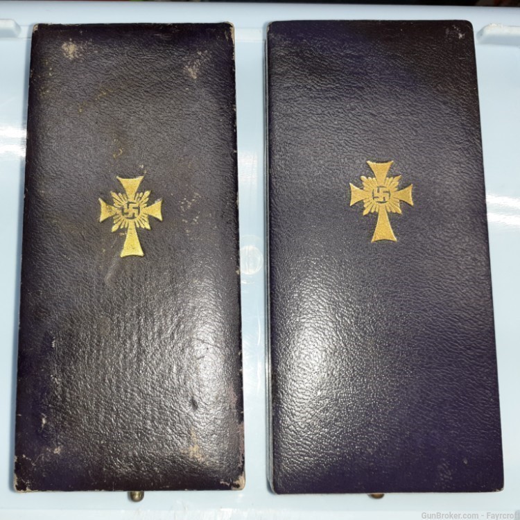 Beautiful Condition WWII German Mothers Cross Gold & Silver-img-3