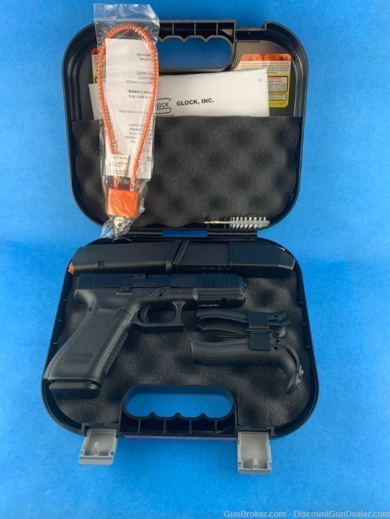 Glock 17 Gen5  9mm 3 - 17 Rd Mags  - NIB-img-2