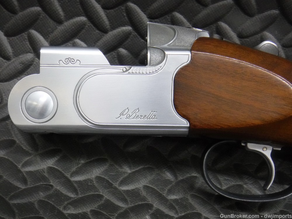 Beretta 682 Trap Shotgun 12GA w/ Beretta Case-img-7