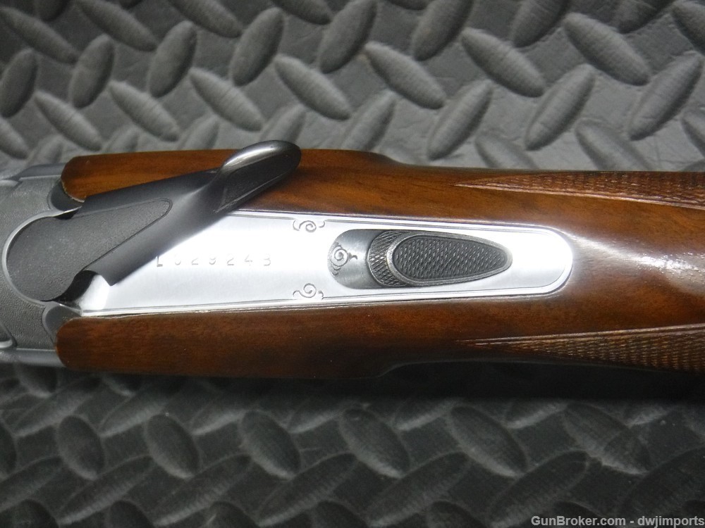 Beretta 682 Trap Shotgun 12GA w/ Beretta Case-img-27