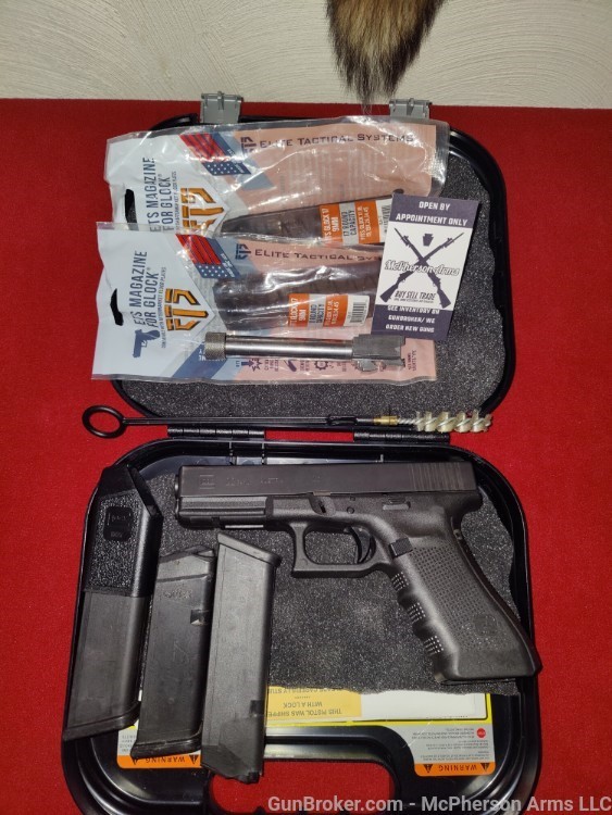 GLOCK G22 GEN 4  With Extras -img-13