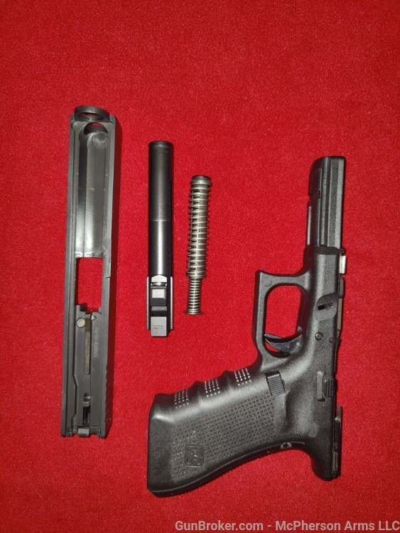 GLOCK G22 GEN 4  With Extras -img-8