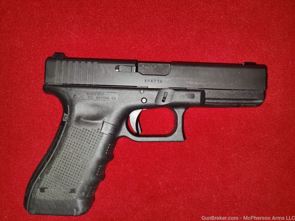 GLOCK G22 GEN 4  With Extras -img-3