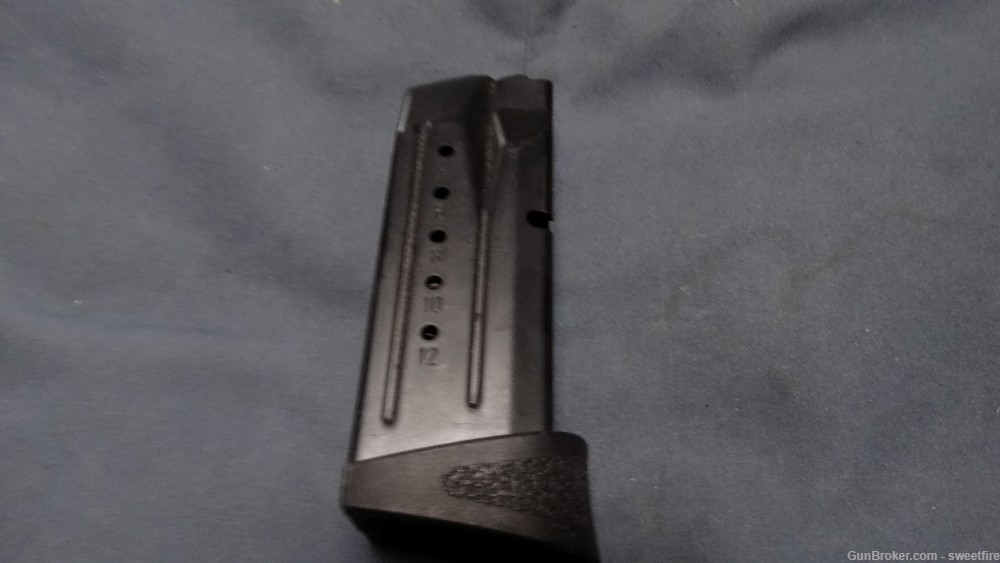 smith and wesson m&p9c 12 round magazine with finger rest-img-1