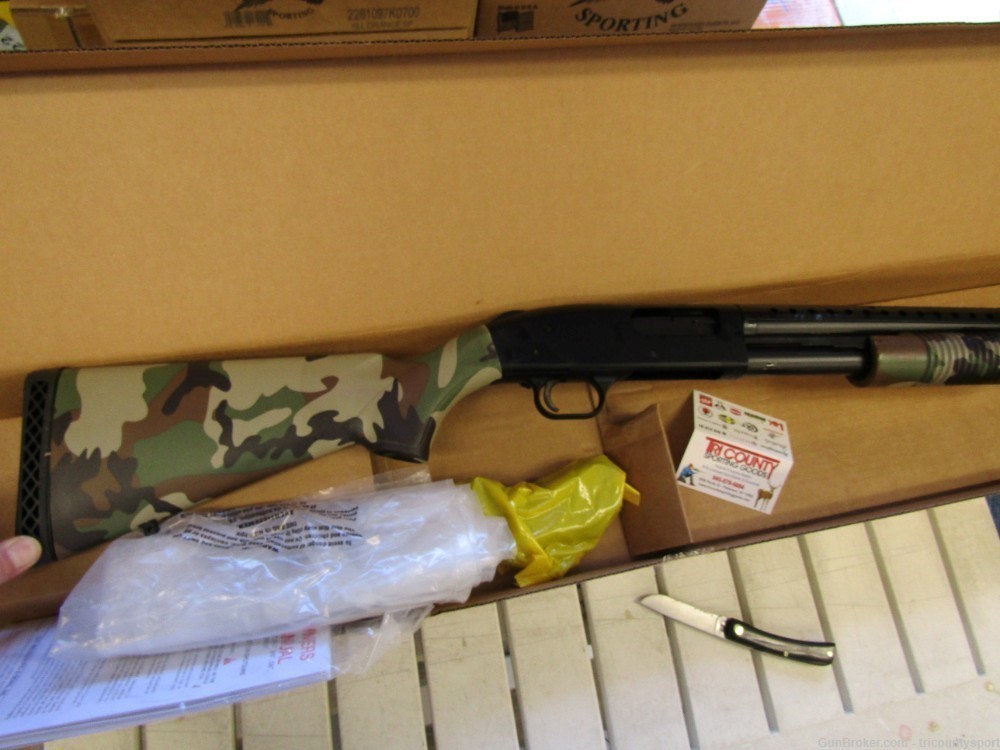 Mossberg 50710 590 Pump Action Shotgun, 12 Ga, 20" Bbl, US Woodland Camo-img-4