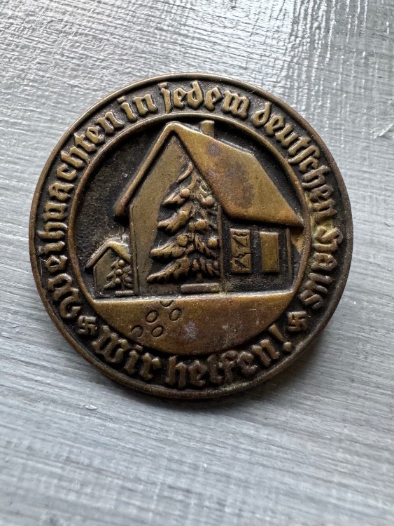 WW2 German Third Reich Tinnie NSDAP Winter Relief Pin Medal World War II-img-0