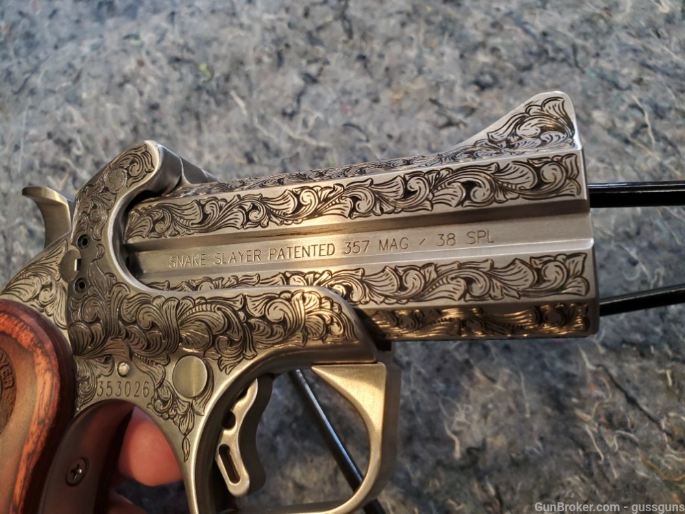 bond arms snake slayer 38 special 257 remington magnum hand engraved-img-5