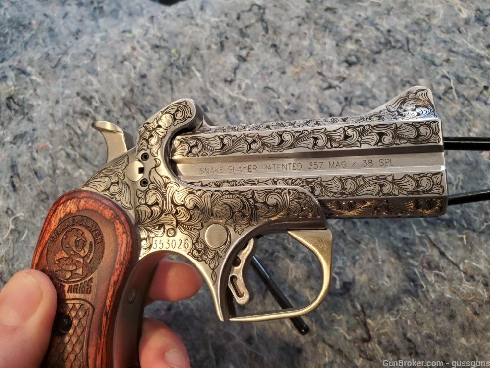 bond arms snake slayer 38 special 257 remington magnum hand engraved-img-4