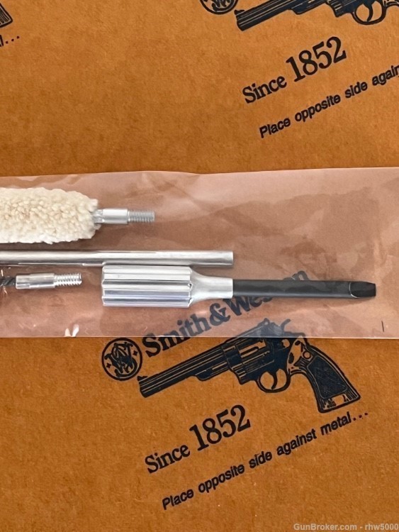 SMITH AND WESSON MODEL 29 Cleaning Kit and Sight Tool  44 Cal 6 Inch Barrel-img-1