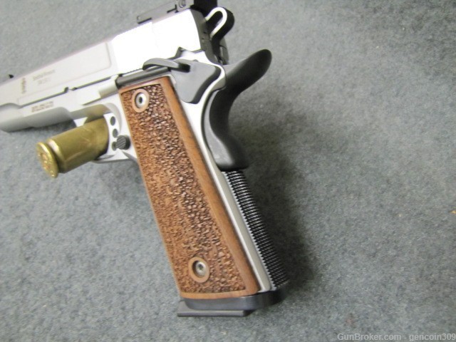 Smith & Wesson 1911 Pro Series, 9MM, 5'' barrel-img-1