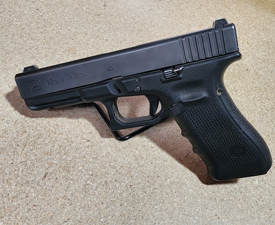 Glock Used 22 40CAL FS 2-15RD Mags Gen-4 G224U2-img-1