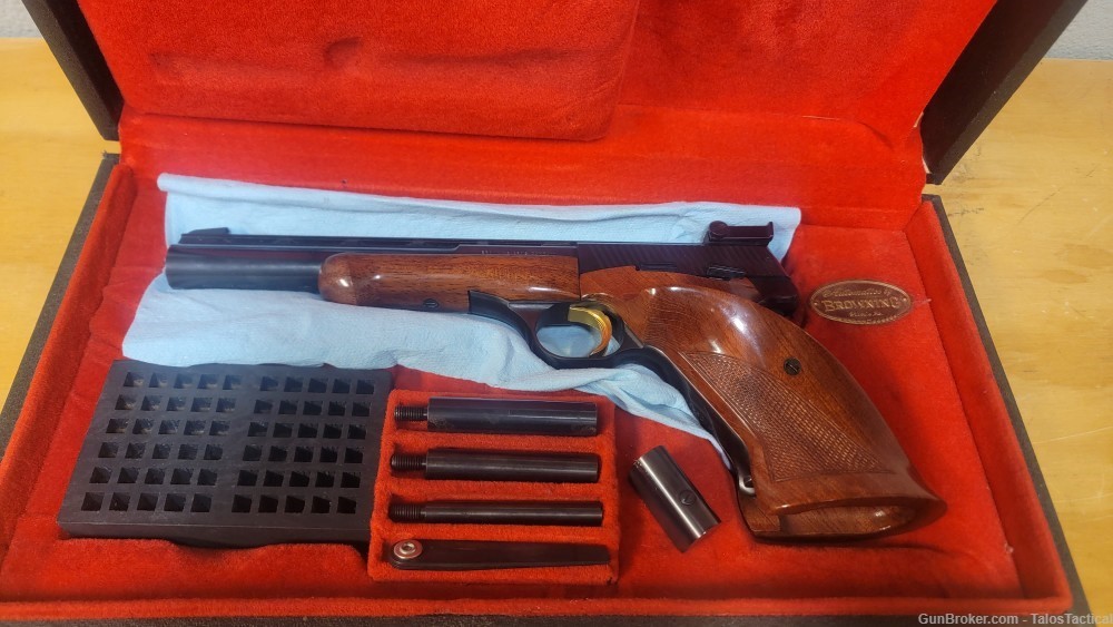 Browning Arms Medalist | .22 LR | Case + Accessories | Excellent condition-img-0