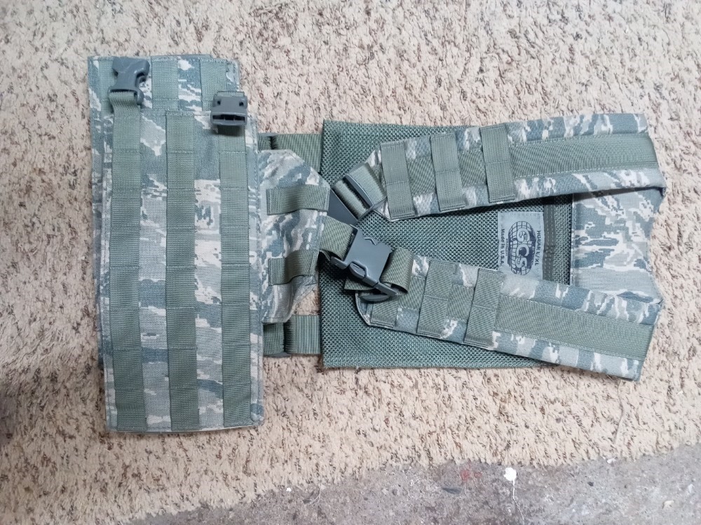 Air force load bearing vest, nos w/ pouches-img-1