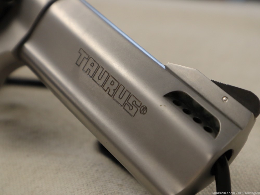 Taurus Tracker .357 Magnum - 4" - 7 Shot SS-img-9