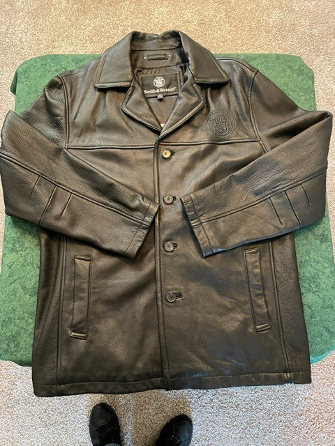 Smith & Wesson Leather Jacket - Early 2000 vintage. Men's Large. Never worn-img-3