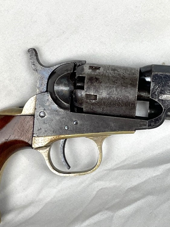 Colt 1849 pocket revolver .31 cal made in 1869 matching numbers ANTIQUE-img-4