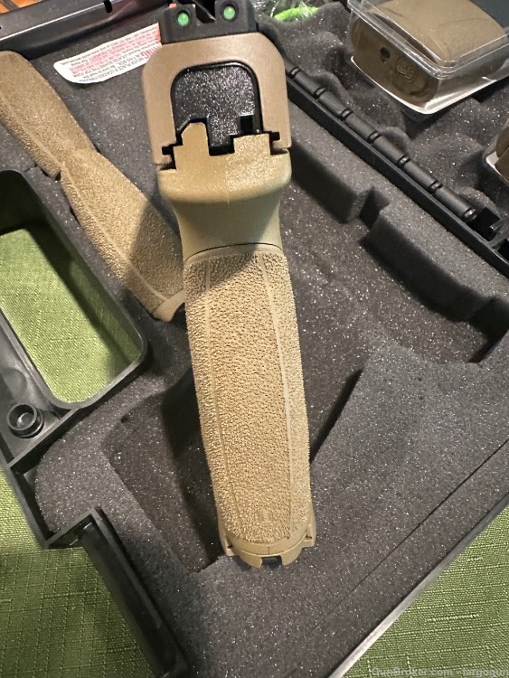 M&P 45 M2.0 FDE Truglo-TFX  with extras 11769-img-4