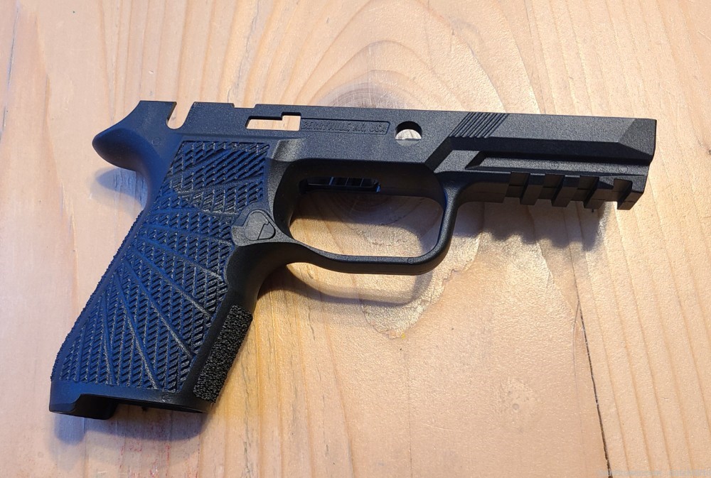 Wilson Combat grip w/ tunsten. "Compact". Ordered wrong size, NEVER SHOT -img-1