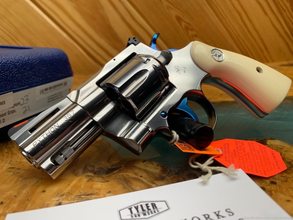 NEW IN BOX ! LIPSEY'S EXCLUSIVE COLT PYTHON .357 MAGNUM NITRE BLUE ACCENTS -img-2