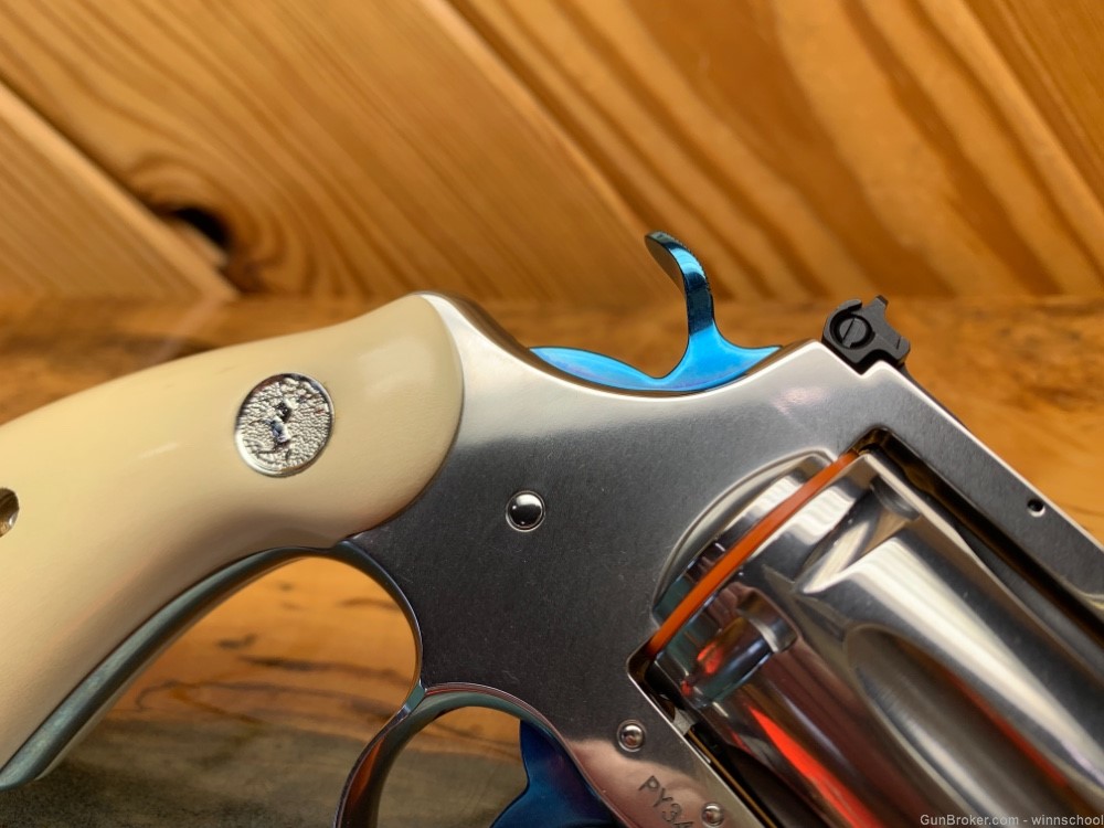 NEW IN BOX ! LIPSEY'S EXCLUSIVE COLT PYTHON .357 MAGNUM NITRE BLUE ACCENTS -img-15