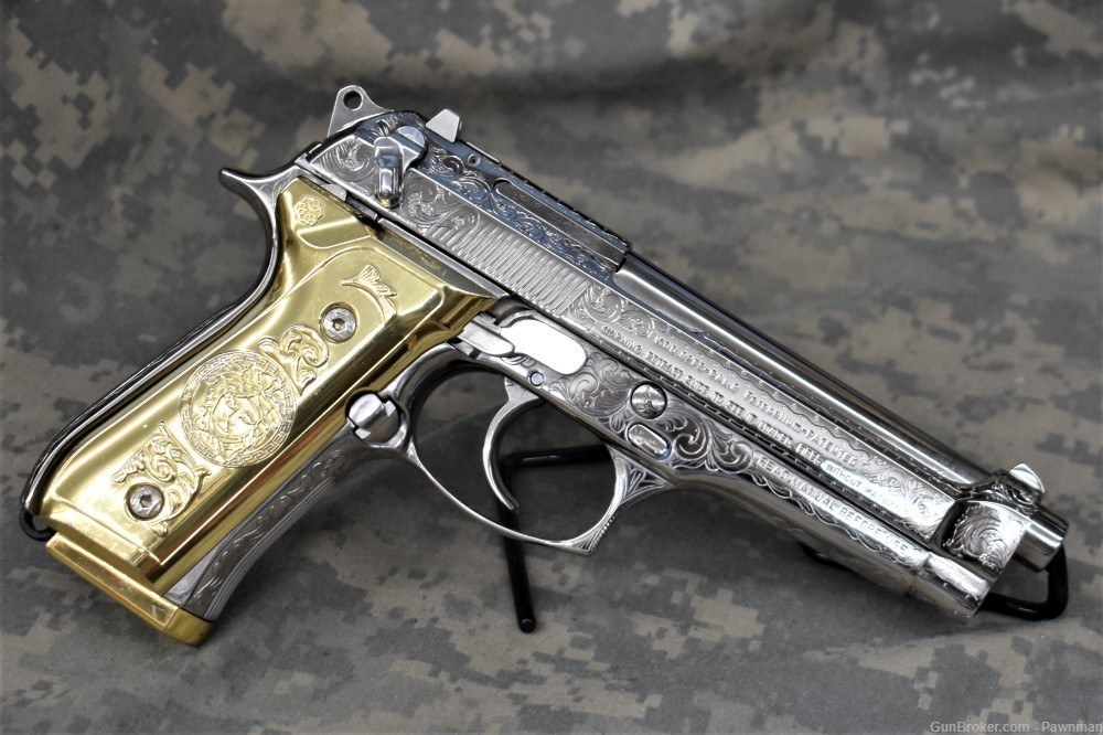Beretta Custom 92FS in 9mm Italian fully engraved!-img-1