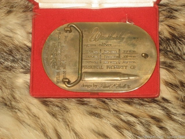 VINTAGE WEATHERBY BRONZE BUCKLE WITH CASE 1970'S ERA !!-img-2