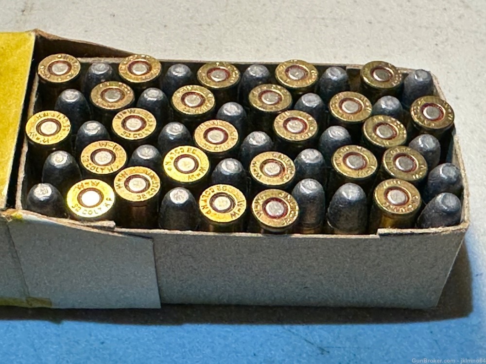 50 rounds of Winchester 32 Colt New Police 98gr LRN brass cased ammo-img-3
