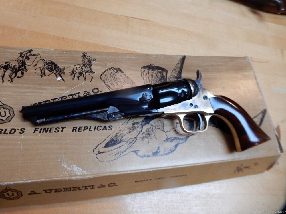 Uberti Police 1862 .36 cal revolver  mint condition with box-img-5