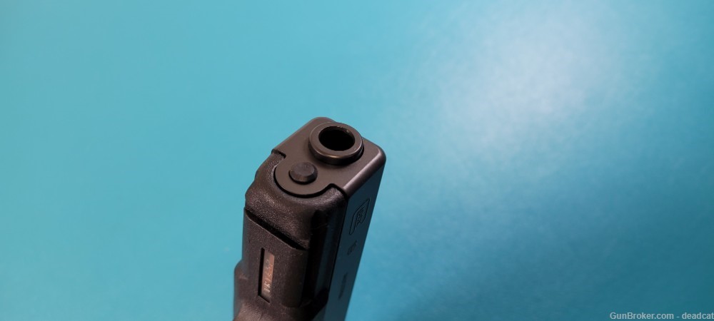 Glock 19 Semi Auto Pistol 9mm Gen 3 in Case 3 15 Round Mags & Paperwork-img-6