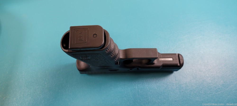 Glock 19 Semi Auto Pistol 9mm Gen 3 in Case 3 15 Round Mags & Paperwork-img-3