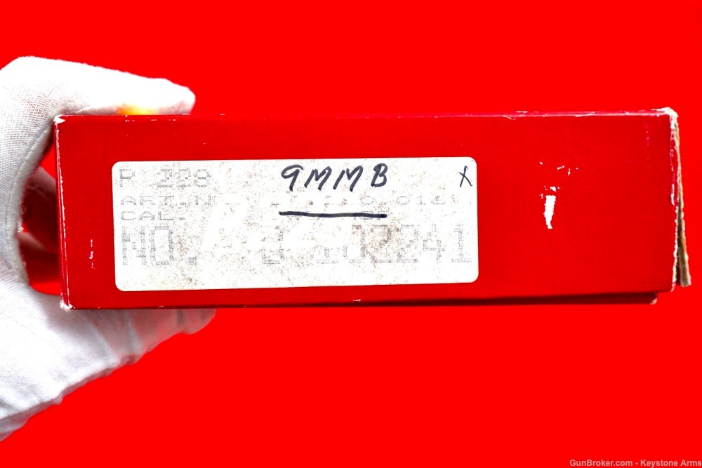 Ultra Rare 1989 W. Germany Sig Sauer P228 9MM w/ Box & Target ANIB-img-2