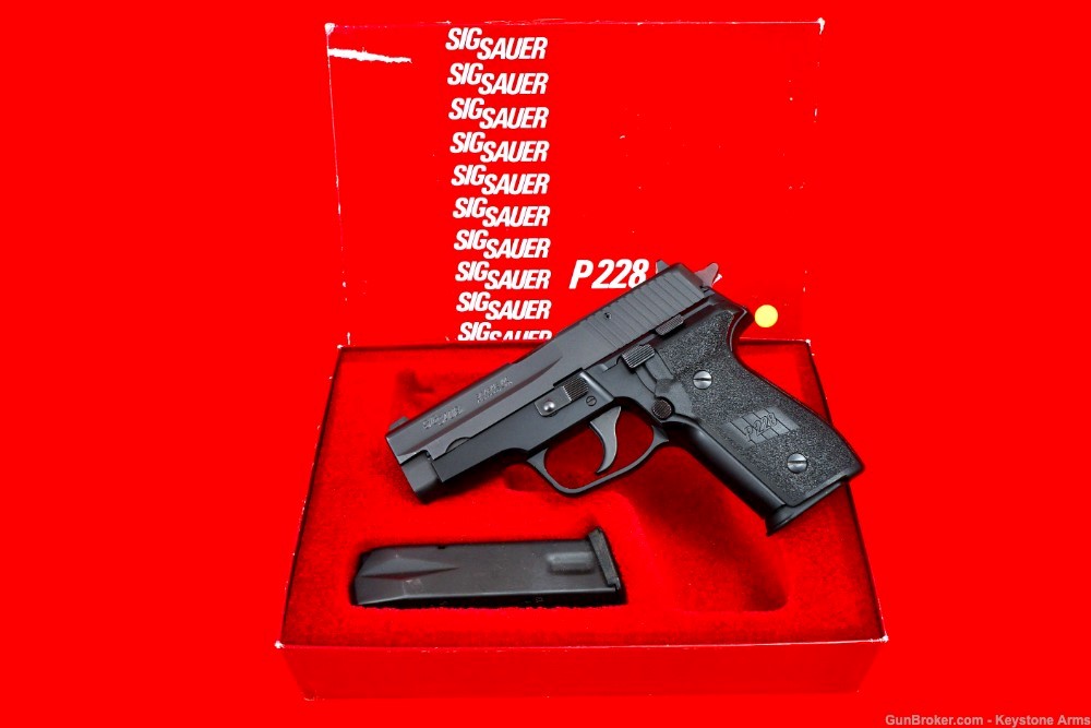 Ultra Rare 1989 W. Germany Sig Sauer P228 9MM w/ Box & Target ANIB-img-22
