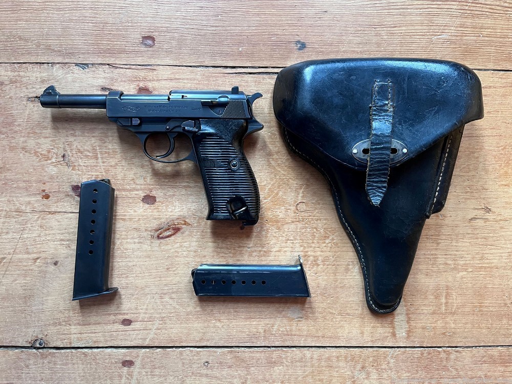 German WW2 WALTHER MOD HP 9mm  - rare P38 varient - 2 magazines and holster-img-4