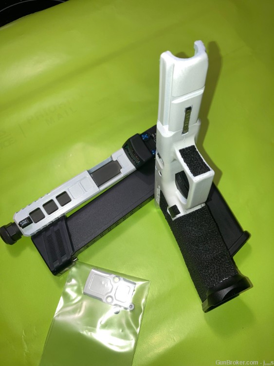 ZEV Clone Glock 17 Gen 3 US CUSTOM-img-4