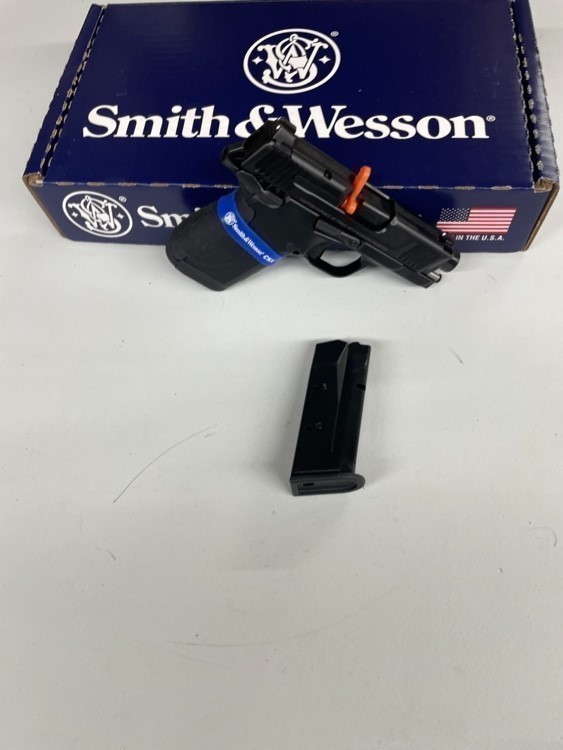 Smith And Wesson CSX 9mm factory new in box -img-1